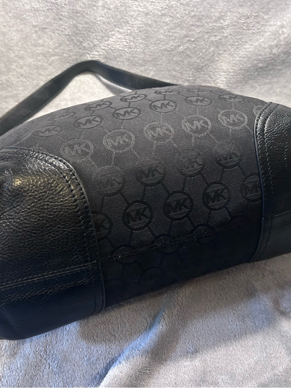 Michael Kors Millbrook Hobo w/ Monogram Canvas & Leather Trim - Picture 7 of 8